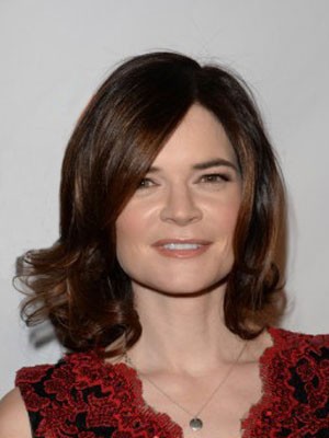 Gorgeous Medium Length Capless Synthetic Wig