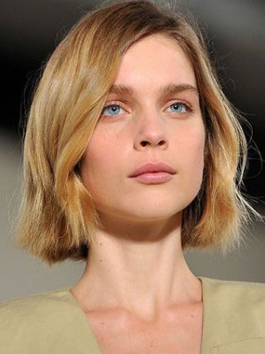 Flattering Lace Front Synthetic Wig