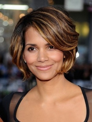 Brown Halle Berry's Side Parting Wavy Wig