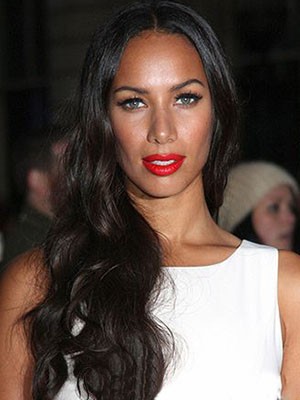 Leona Lewis Synthetic Knockout Wavy Lace Front Wig